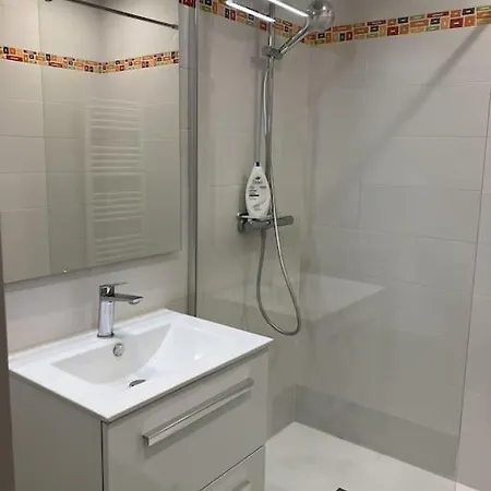 Les Pieds Dans L'eau Apartment