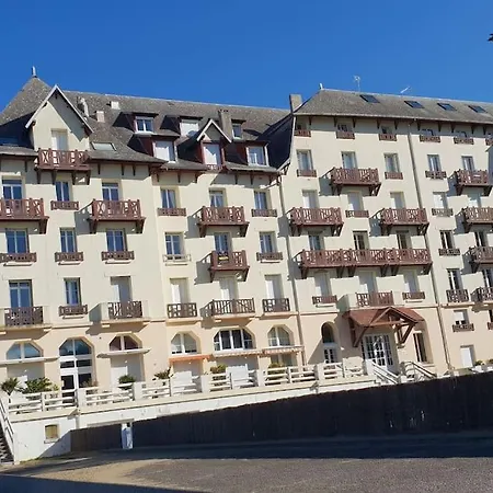 Les Pieds Dans L'eau * Donville-les-Bains