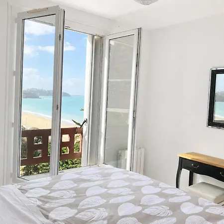 Les Pieds Dans L'eau Apartment