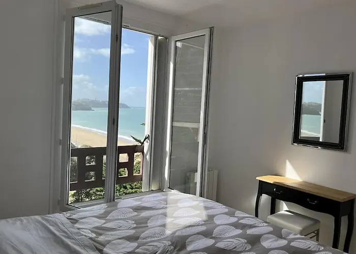 Les Pieds Dans L'eau شقة